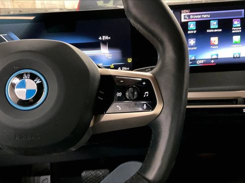 Used 2023 BMW iX xDrive50 image 21