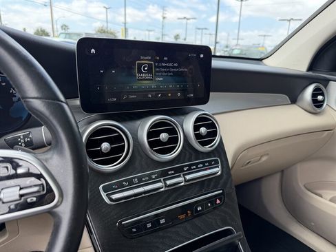 Used 2021 Mercedes-Benz GLC 300 4MATIC w/ Premium Package image 19