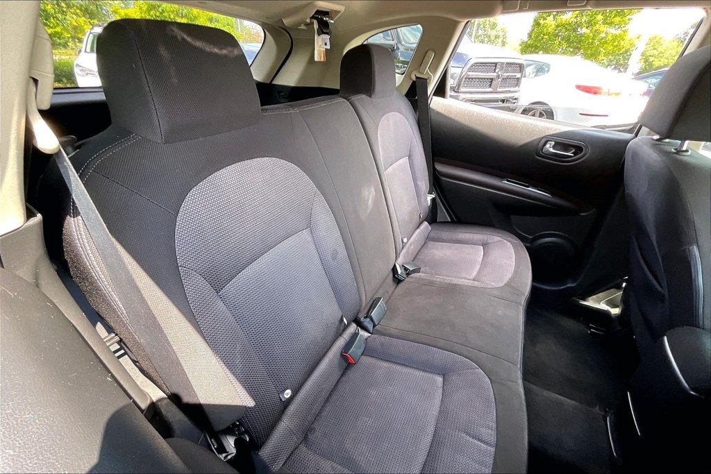 Used 2013 Nissan Rogue SV w/ Premium Pkg AWD/4WD image 32