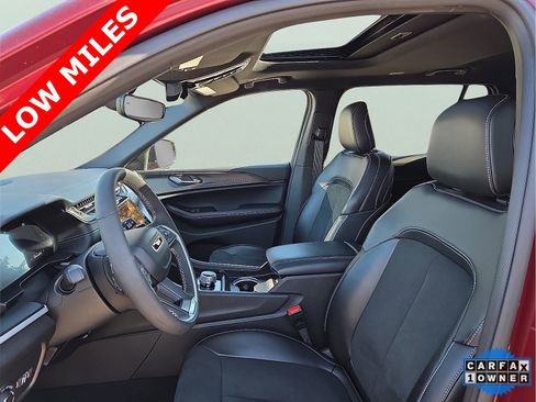 Used 2024 Jeep Grand Cherokee L Altitude image 14