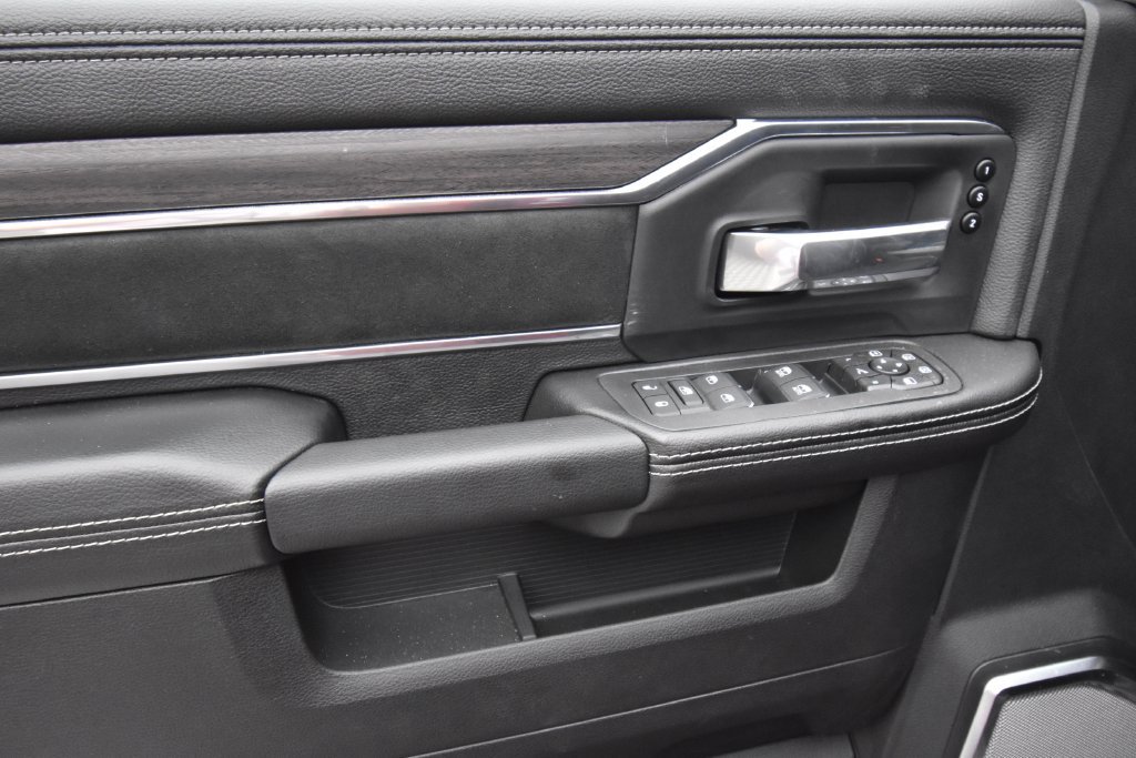 New 2026 RAM 3500 Laramie AWD/4WD image 39