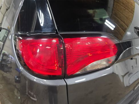 Used 2020 Chrysler Pacifica Limited w/ Tire & Wheel Group image 37