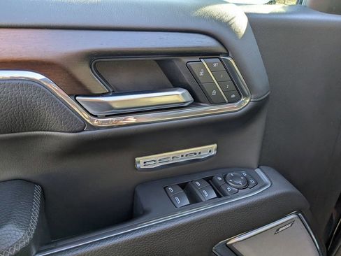 Used 2024 GMC Sierra 1500 Denali image 11