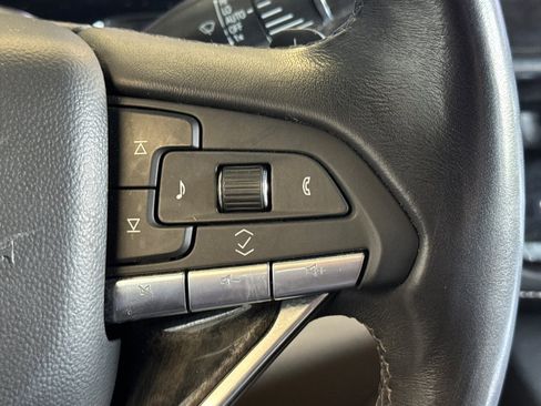 Certified 2024 Cadillac Escalade Premium Luxury image 35