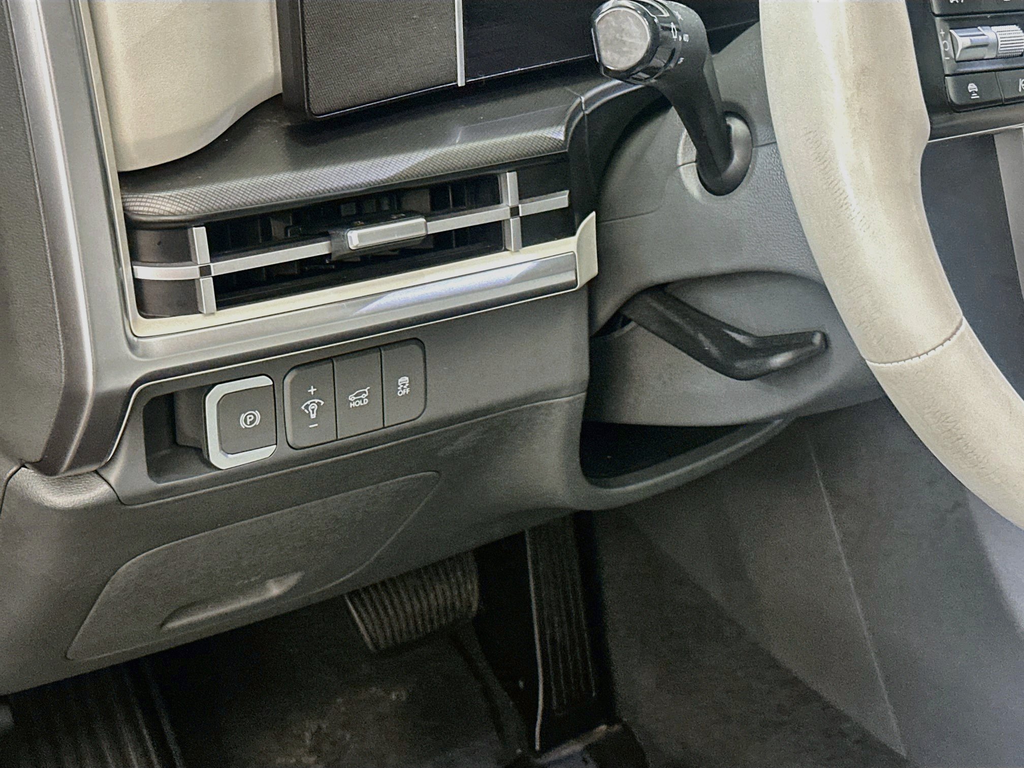 Used 2025 Hyundai Santa Fe SEL AWD/4WD image 17