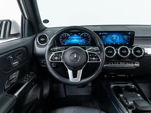 Certified 2021 Mercedes-Benz GLB 250 250 4MATIC image 17