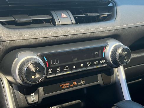 Used 2019 Toyota RAV4 XLE image 23