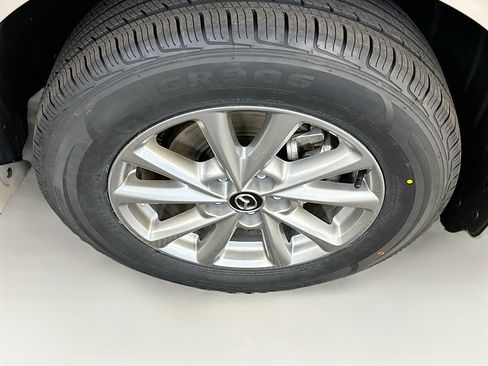 Used 2025 MAZDA CX-5 AWD 2.5 S w/ Preferred Package image 11