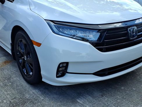 Used 2024 Honda Odyssey Sport image 4