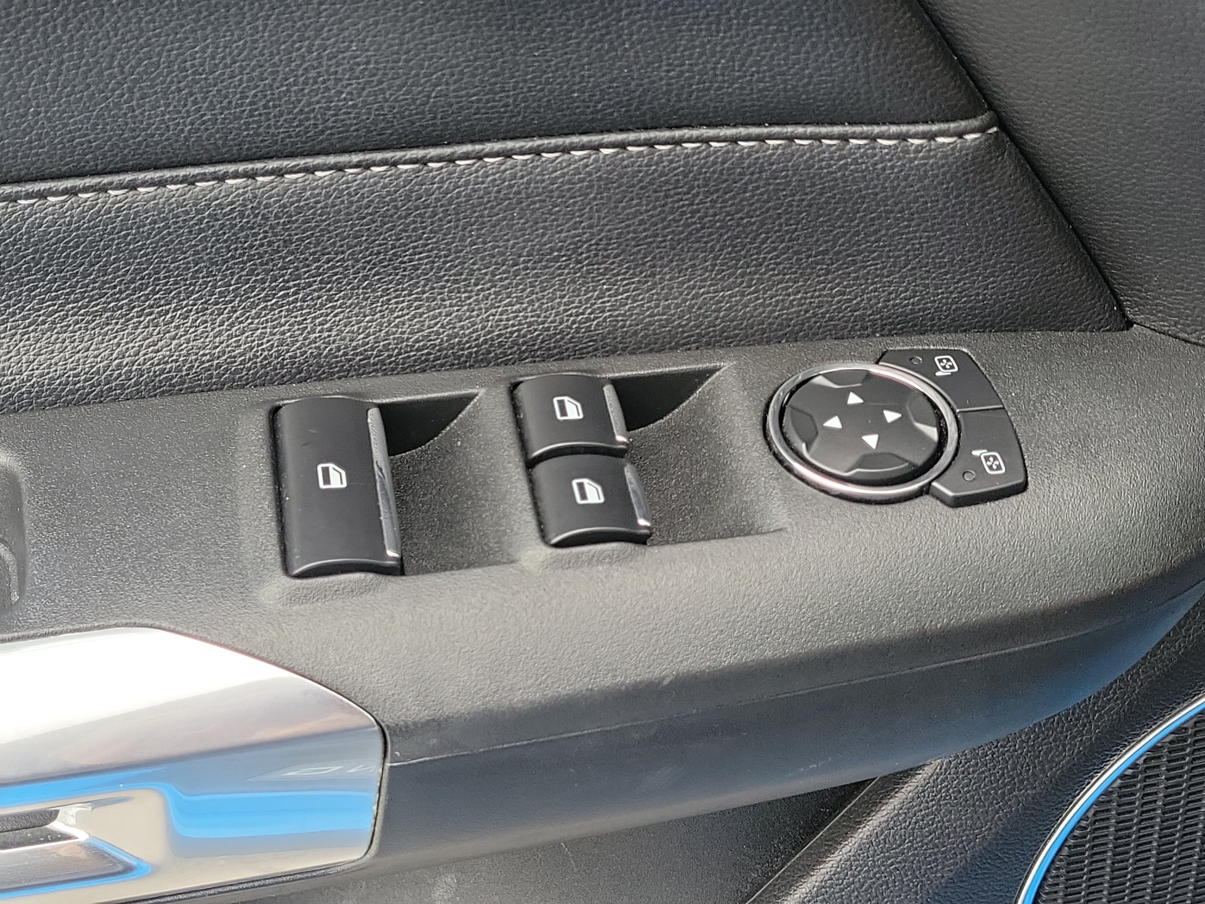 Used 2022 Ford Mustang Premium RWD image 23