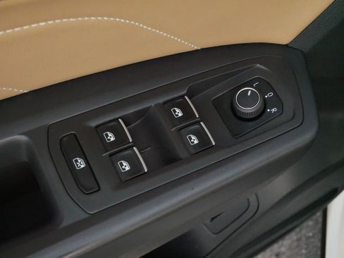 Certified 2022 Volkswagen Atlas Cross Sport SE w/ Panoramic Sunroof Package image 19