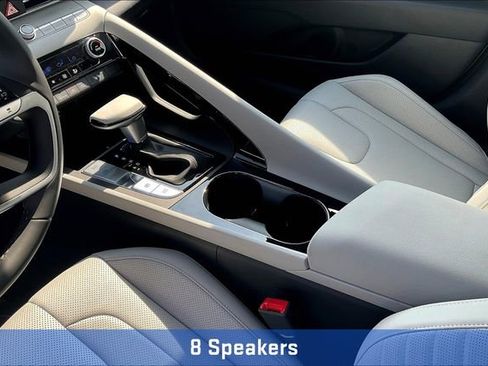 New 2025 Hyundai Elantra Limited image 9