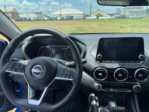 Used 2025 Nissan Sentra SV FWD image 28
