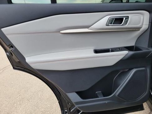 New 2025 Ford Explorer Active w/ Active Comfort Package image 34