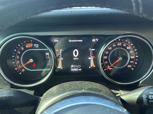 Used 2019 Jeep Wrangler Unlimited Sahara w/ Safety Group AWD/4WD image 3
