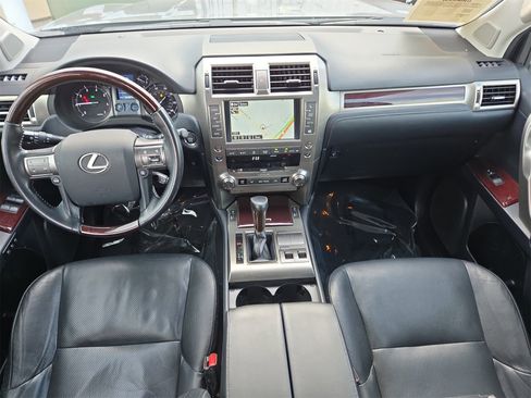 Used 2019 Lexus GX 460 image 12
