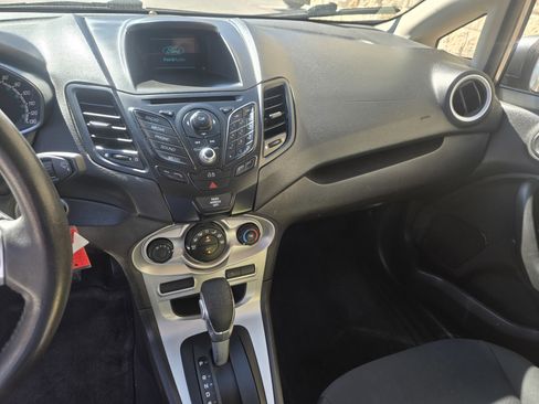 Used 2014 Ford Fiesta SE image 13