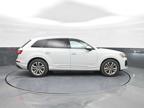 Used 2025 Audi Q7 3.0T Prestige w/ Prestige Package AWD/4WD image 9