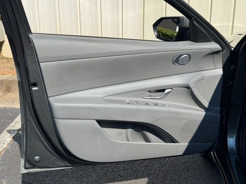 Used 2024 Hyundai Elantra Blue FWD image 38