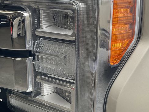 Used 2017 Ford F250 Lariat w/ Lariat Ultimate Package image 9