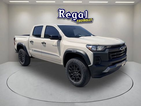 New 2026 Chevrolet Colorado Trail Boss AWD/4WD image 1