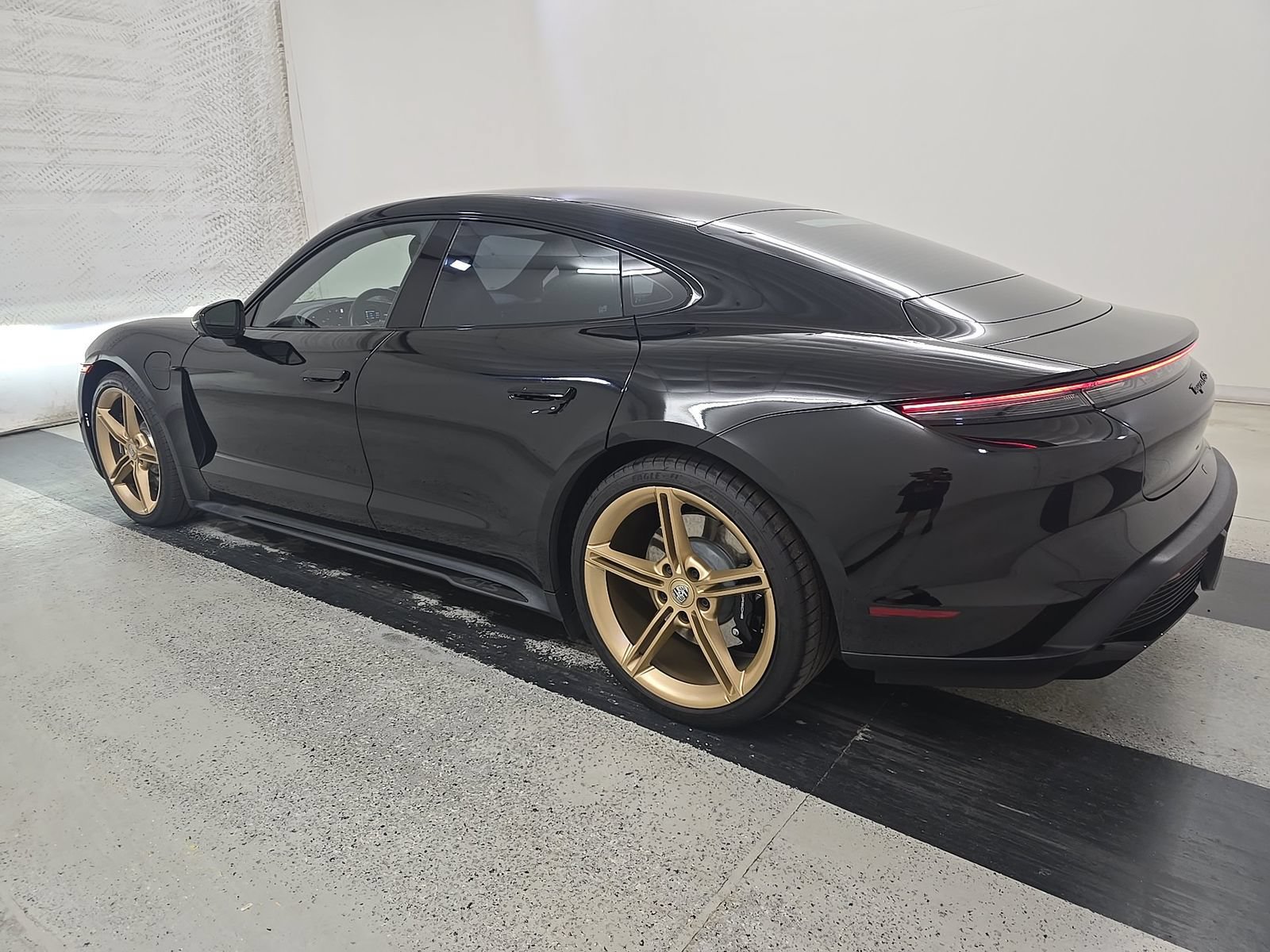 Used 2023 Porsche Taycan GTS AWD/4WD image 5