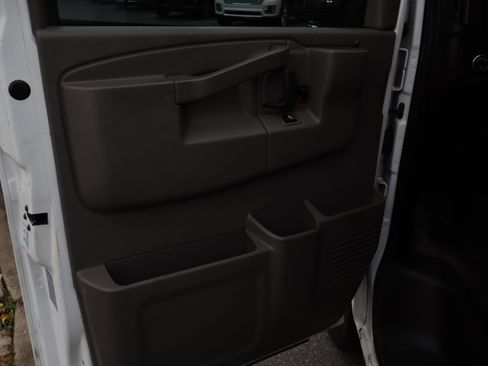 Used 2021 Chevrolet Express 2500 Extended w/ Driver Convenience Package image 10