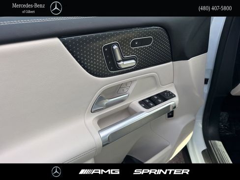 Used 2026 Mercedes-Benz GLB 250 image 11