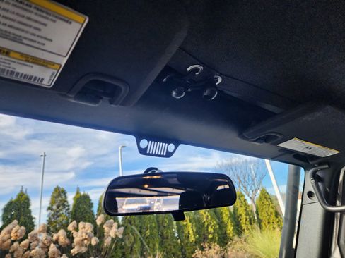 Used 2016 Jeep Wrangler Unlimited Sport image 36