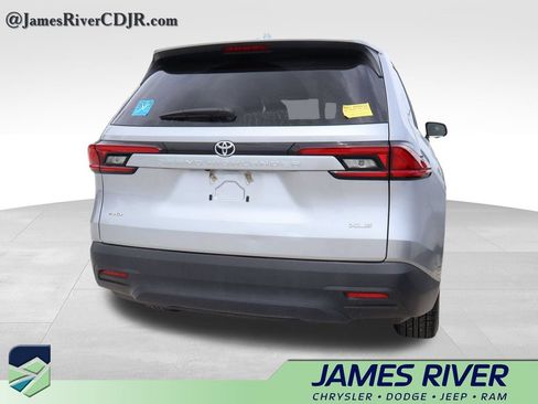 Used 2025 Toyota Grand Highlander AWD image 14