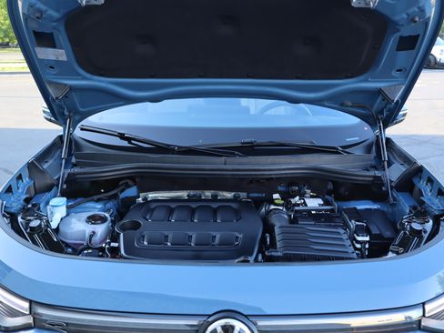 Certified 2025 Volkswagen Tiguan SEL R-Line AWD/4WD image 10