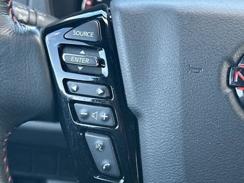 Used 2024 Nissan Frontier PRO-4X w/ Technology Package image 19