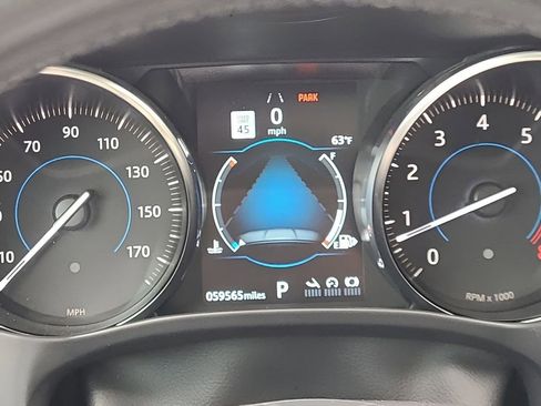 Used 2020 Jaguar F-PACE Premium image 35