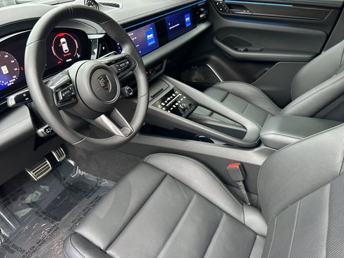 Used 2025 Porsche Macan Turbo Electric w/ Premium Package image 4