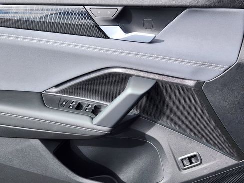 New 2026 Volkswagen Tiguan SE R-Line image 13