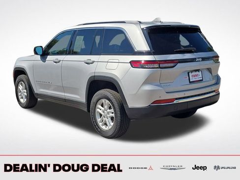 Used 2024 Jeep Grand Cherokee Laredo w/ Luxury Tech Group I image 4