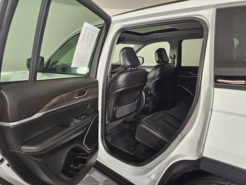 Used 2022 Jeep Grand Cherokee Limited 4xe w/ MOPAR Finishing Package AWD/4WD image 34