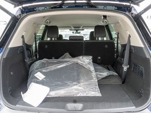 New 2026 Nissan Pathfinder SL image 7