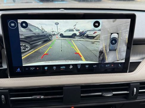 Used 2023 Lincoln Corsair AWD w/ Equipment Group 101A image 11