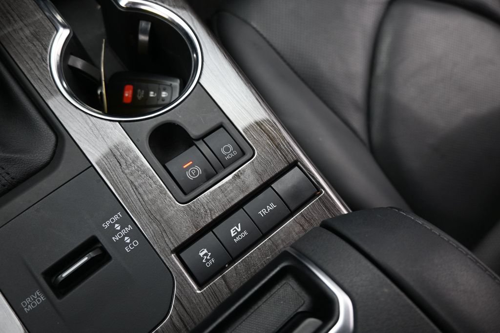 Used 2021 Toyota Highlander Platinum AWD/4WD image 31