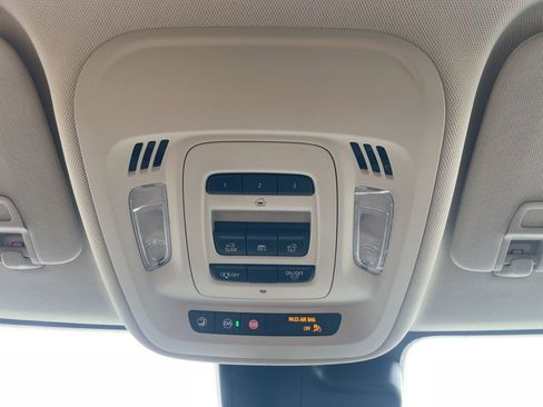 Used 2021 Buick Envision Avenir w/ Technology Package II image 32