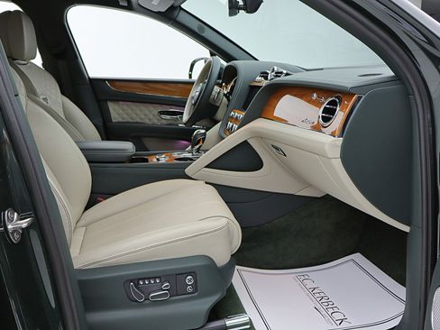 Certified 2023 Bentley Bentayga AWD/4WD image 32
