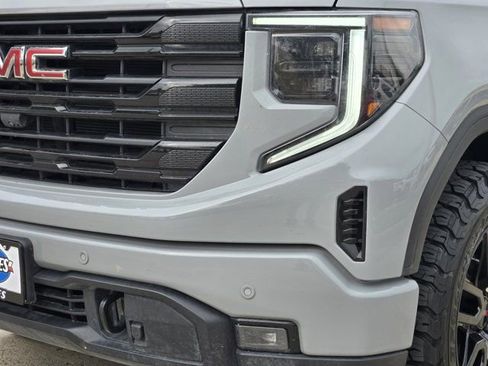 Used 2024 GMC Sierra 1500 Elevation w/ Elevation Premium Package AWD/4WD image 9