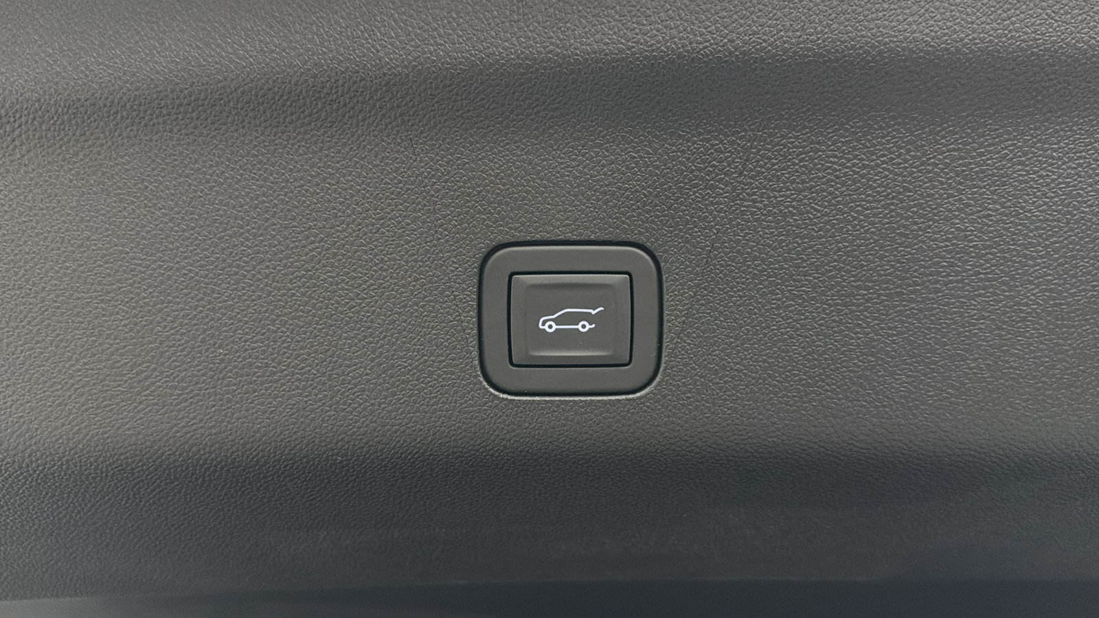 Used 2026 GMC Yukon XL Denali Ultimate w/ LPO, Floor Liner Package AWD/4WD image 18