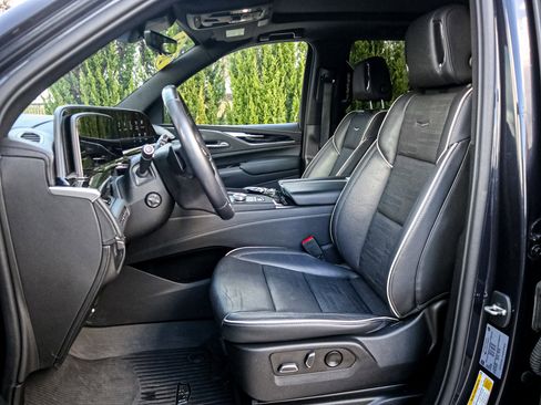 Used 2023 Cadillac Escalade ESV Sport w/ Touring Package image 17