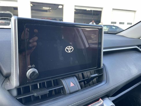 Used 2024 Toyota RAV4 LE image 31