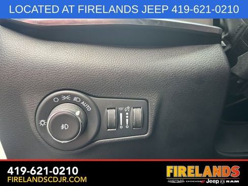 Used 2024 Jeep Compass Limited image 19