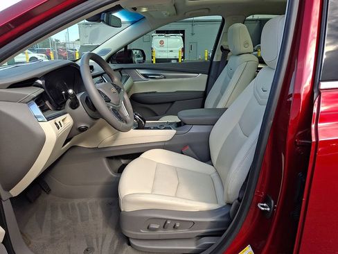 Used 2022 Cadillac XT5 Premium Luxury FWD image 13