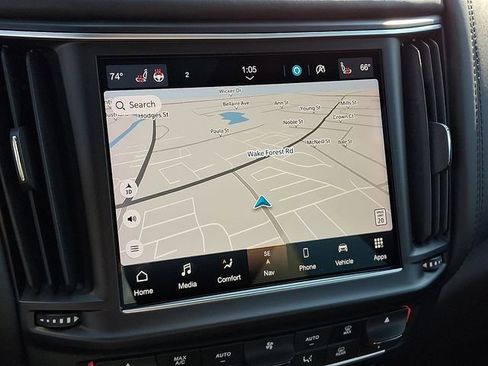 Used 2022 Maserati Levante Modena image 20