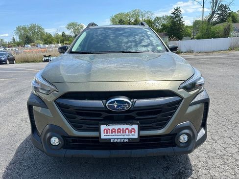 Used 2025 Subaru Outback Premium AWD/4WD image 13